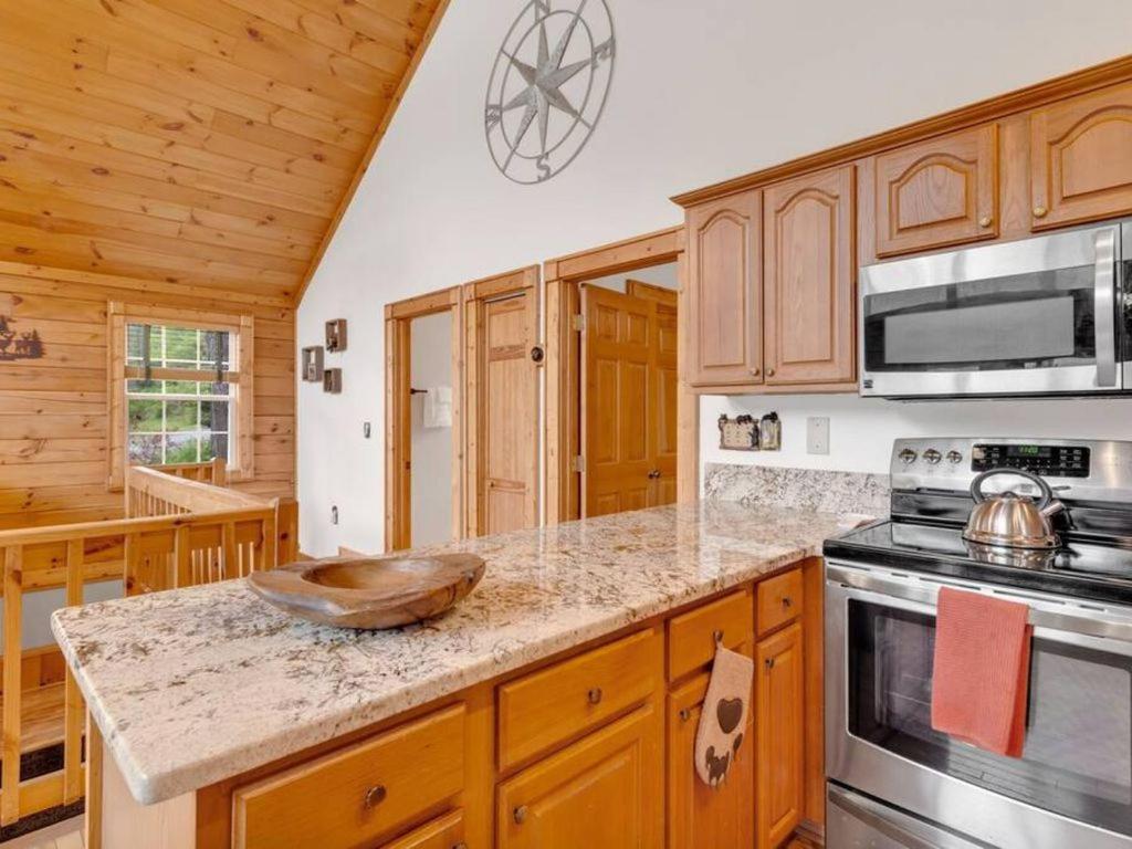 Soco Serene Cabin In The Heart Of Maggie Valley Exterior foto